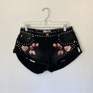 one x one teaspoon jeweled floral embroidered denim shorts (size 28) *black